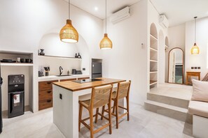 Luxury Villa, 1 King Bed, Kitchen, Garden View | Private kitchen | Full-size fridge, microwave, stovetop, cookware/dishes/utensils - Villas by Velora Bingin (Pecatu)