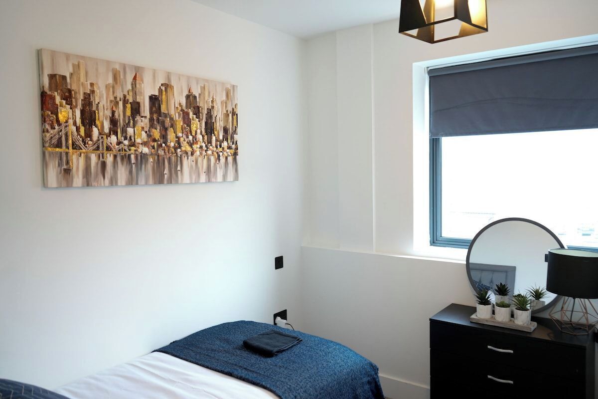 2 bedrooms, iron/ironing board, Internet, bed sheets