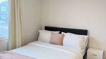 3 bedrooms, iron/ironing board, free WiFi, bed sheets