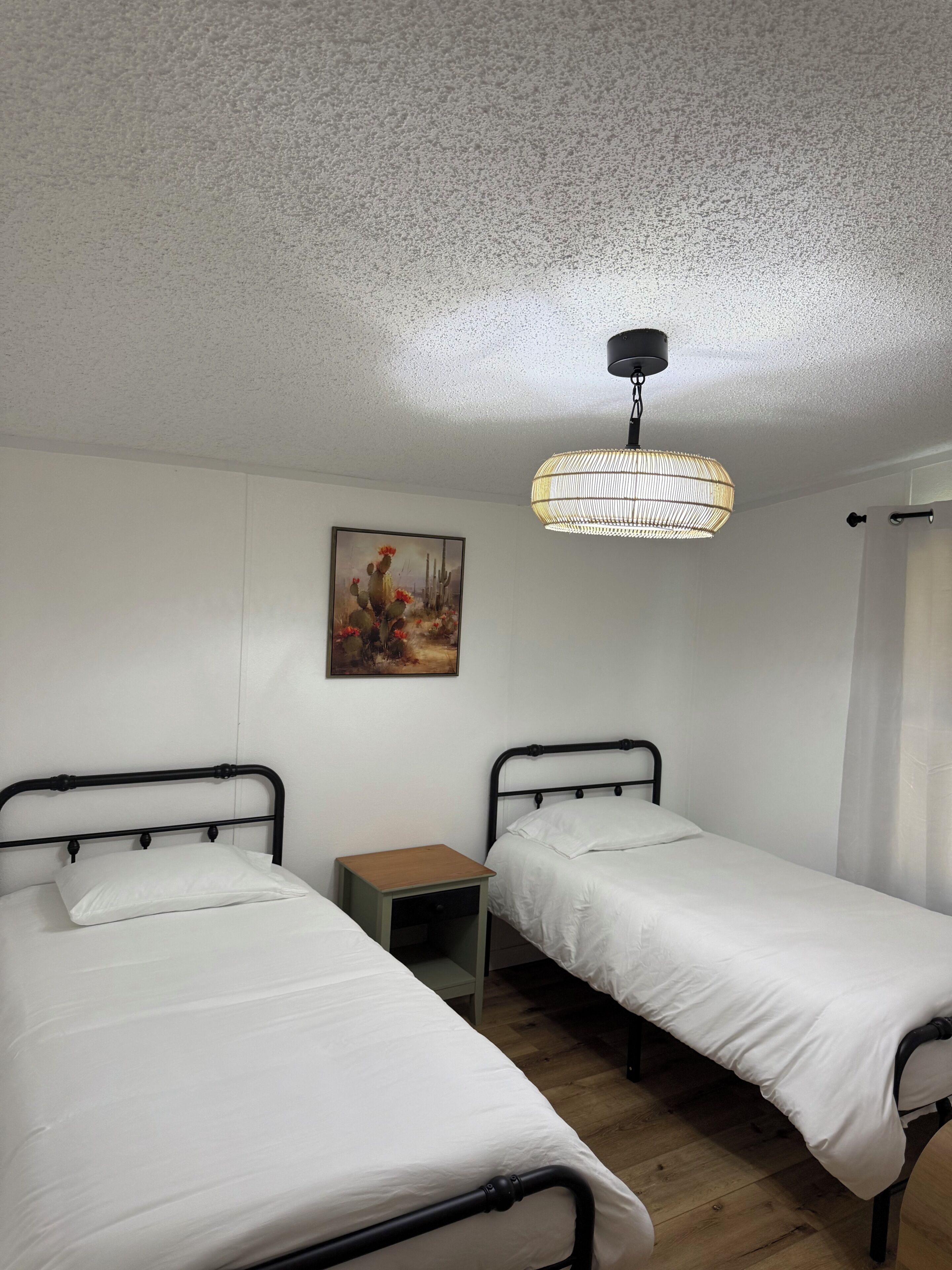 3 bedrooms, iron/ironing board, Internet, bed sheets