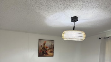 3 bedrooms, iron/ironing board, Internet, bed sheets