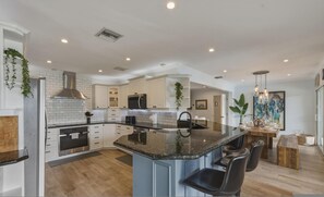 Villa | 3 bedrooms - Fox Isles Luxury Waterfront With Pool Near Beach (Fort Lauderdale)