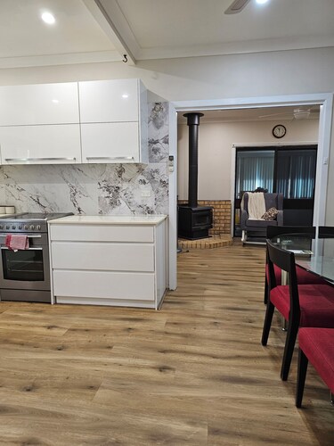 Snowy cottage for ski retreat near selwyn snow resort