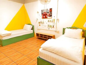 Basic Twin Room | Free WiFi - New Me U Hostel (Chang Wat Chiang Mai)