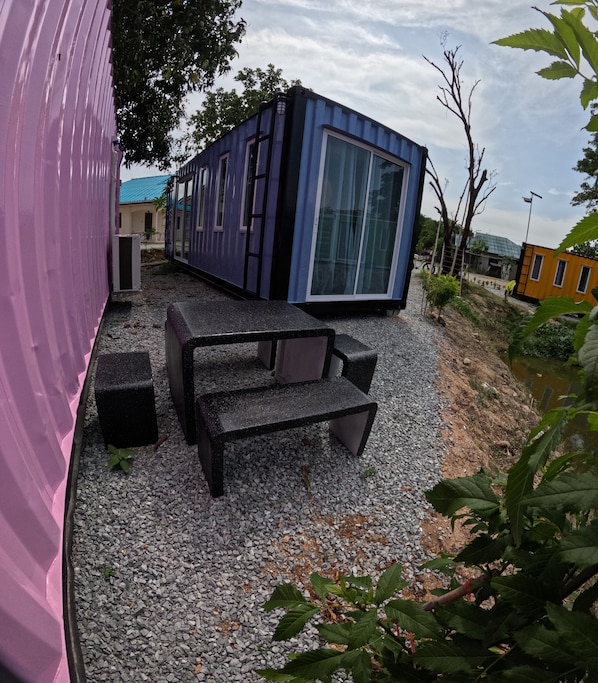 Basic Triple Room | Outdoor dining - The Let's Chill Resort Pattaya (Bang Lamung)