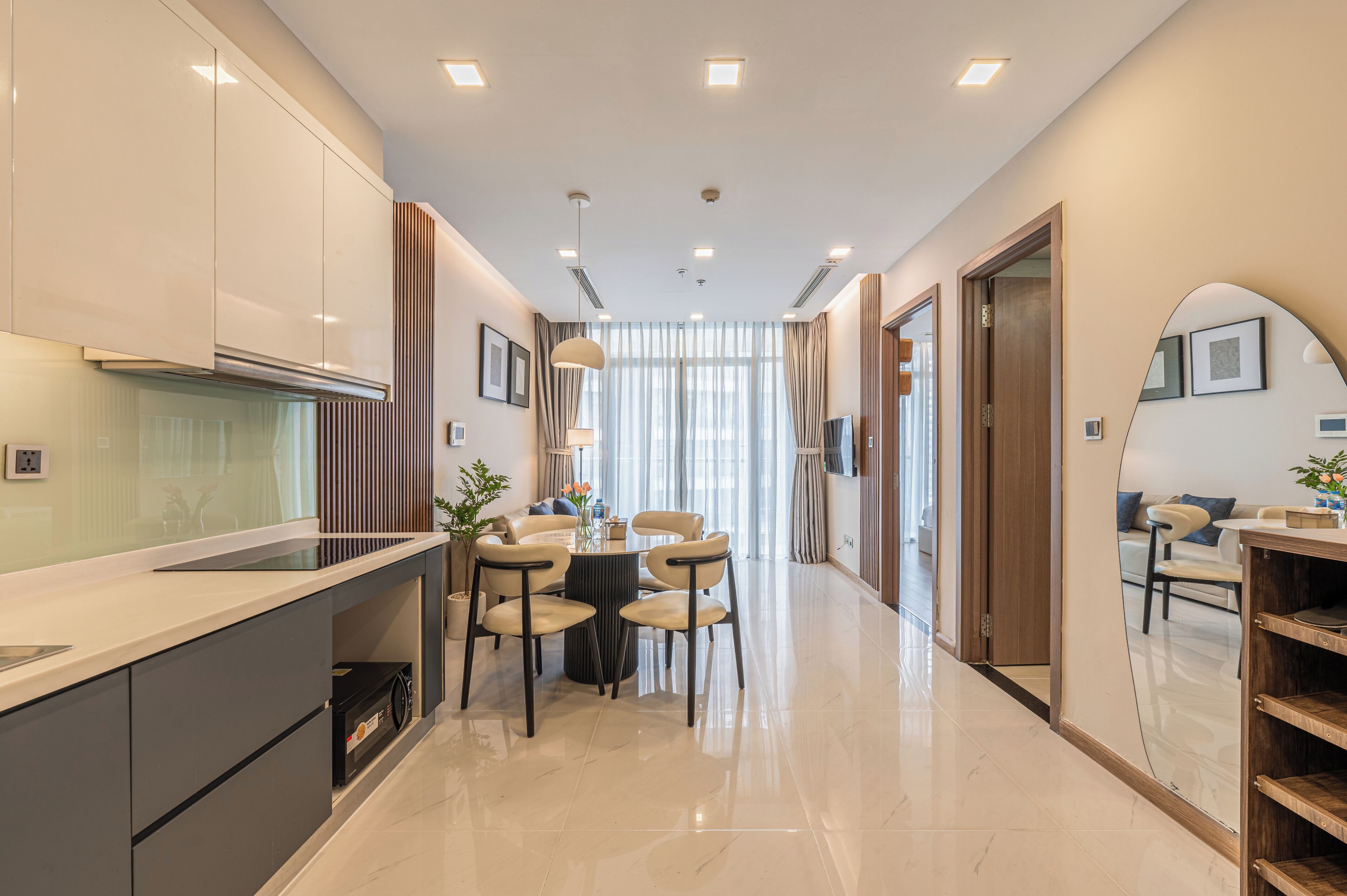Ropa de cama de alta calidad, colchones con pillow-top y minibar 