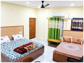 Family Double Room, Air conditioning | Hypo-allergenic bedding, desk, soundproofing, free WiFi - Hotel Ramesht Home Stay Near Kashi Ghat  (Varanasi)