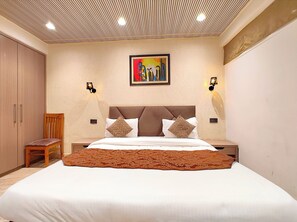 Double Room | Soundproofing, free WiFi - Hotel Ramesht Home Stay Near Kashi Ghat  (Varanasi)