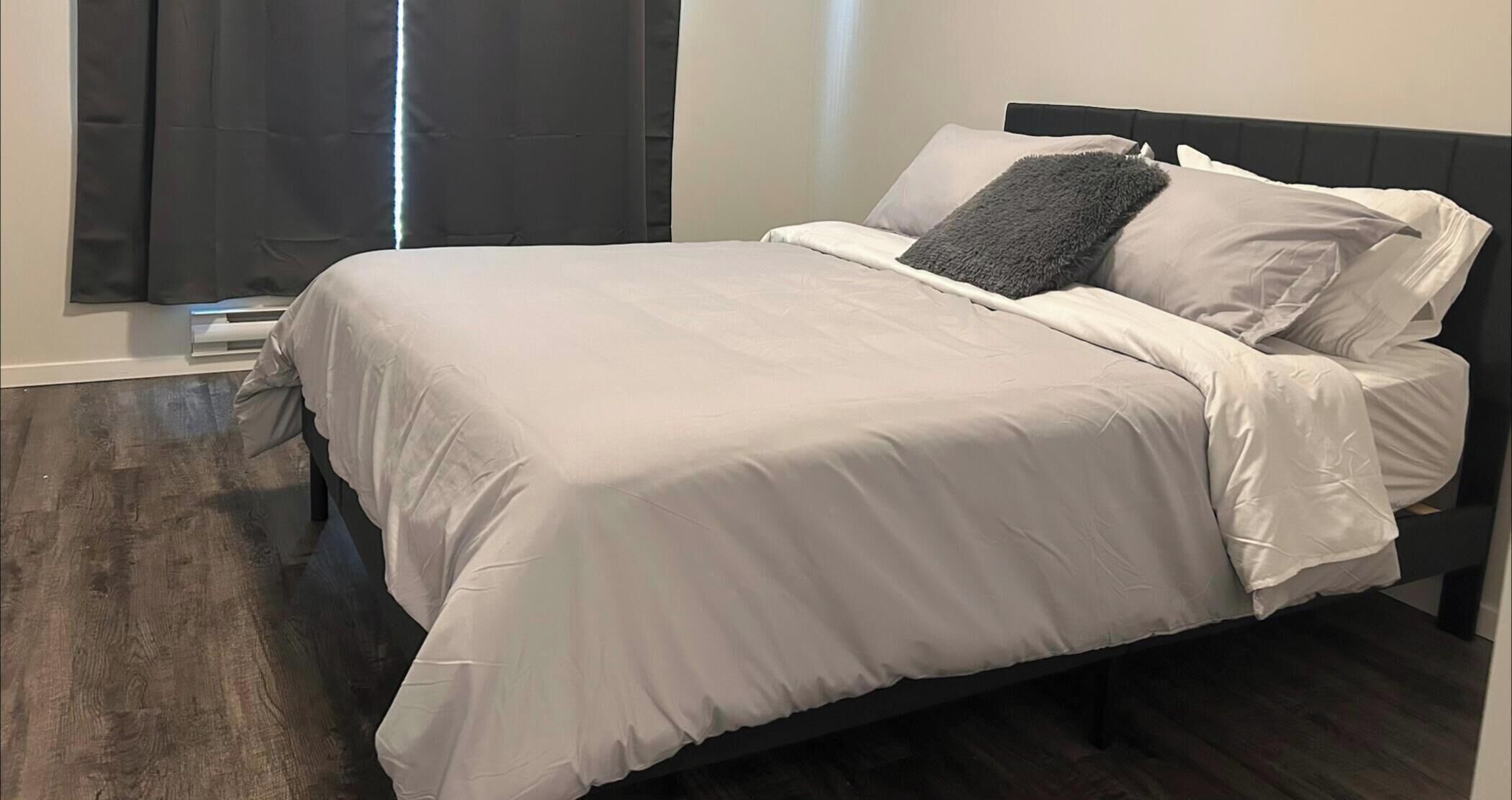 WiFi, bed sheets
