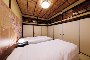 4 chambres, coffres-forts dans les chambres, bureau