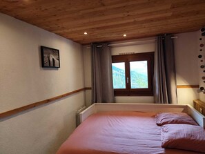 Room - Vrbo Property (Les Orres)