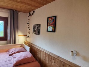 Room - Vrbo Property (Les Orres)