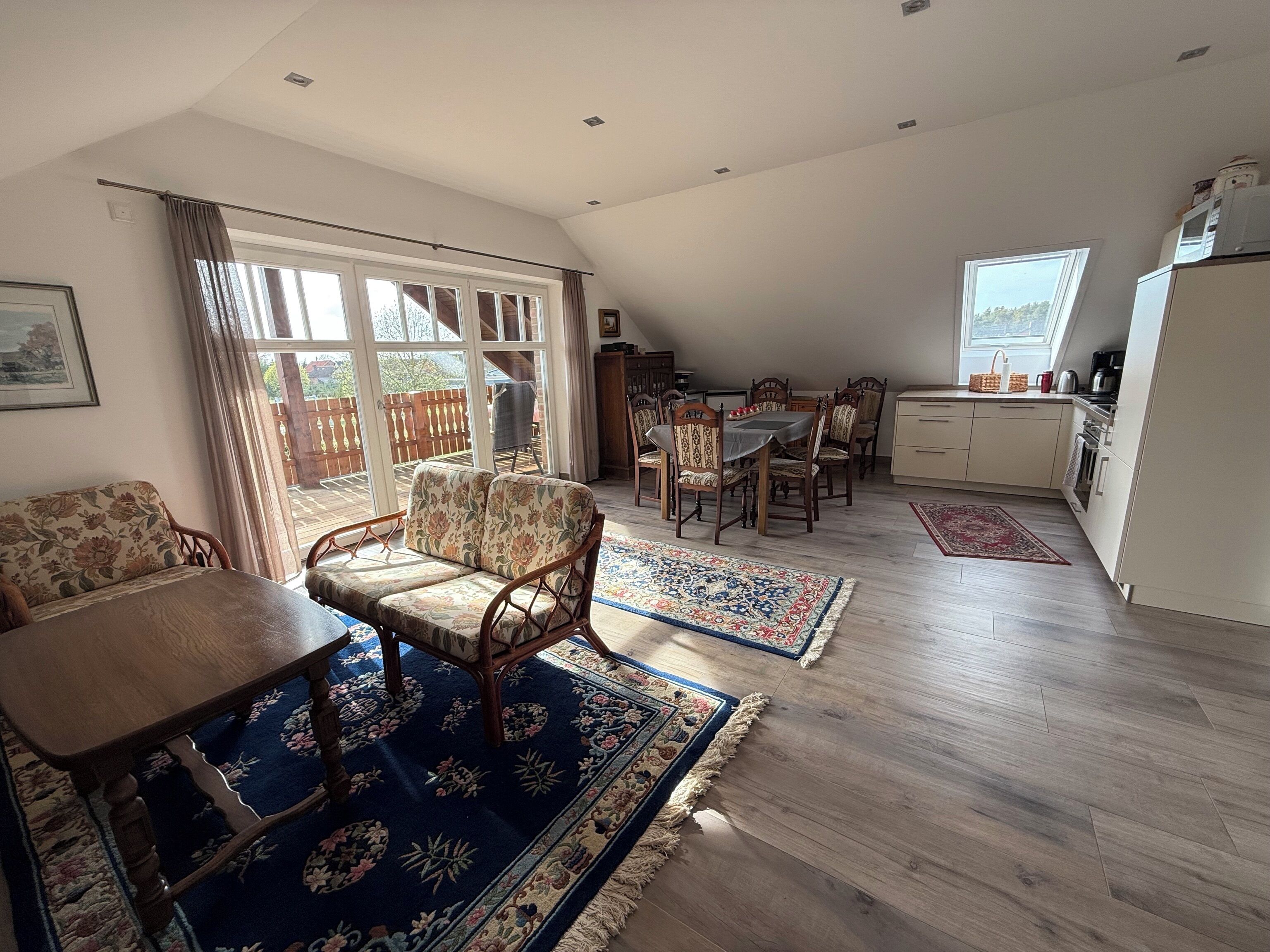 Smart TV, fireplace, DVD player, books