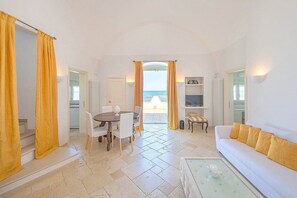 Interior - Villa Numia B: A bright and sunny two-story independent house located right on the beach, with Free WI-FI. (Ostuni)
