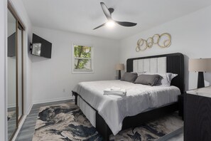 Iron/ironing board, WiFi, bed sheets