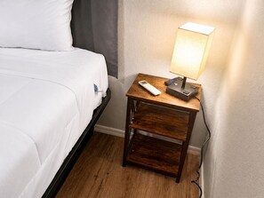 Iron/ironing board, free WiFi - Grand Canyon Economy Rentals (Williams)