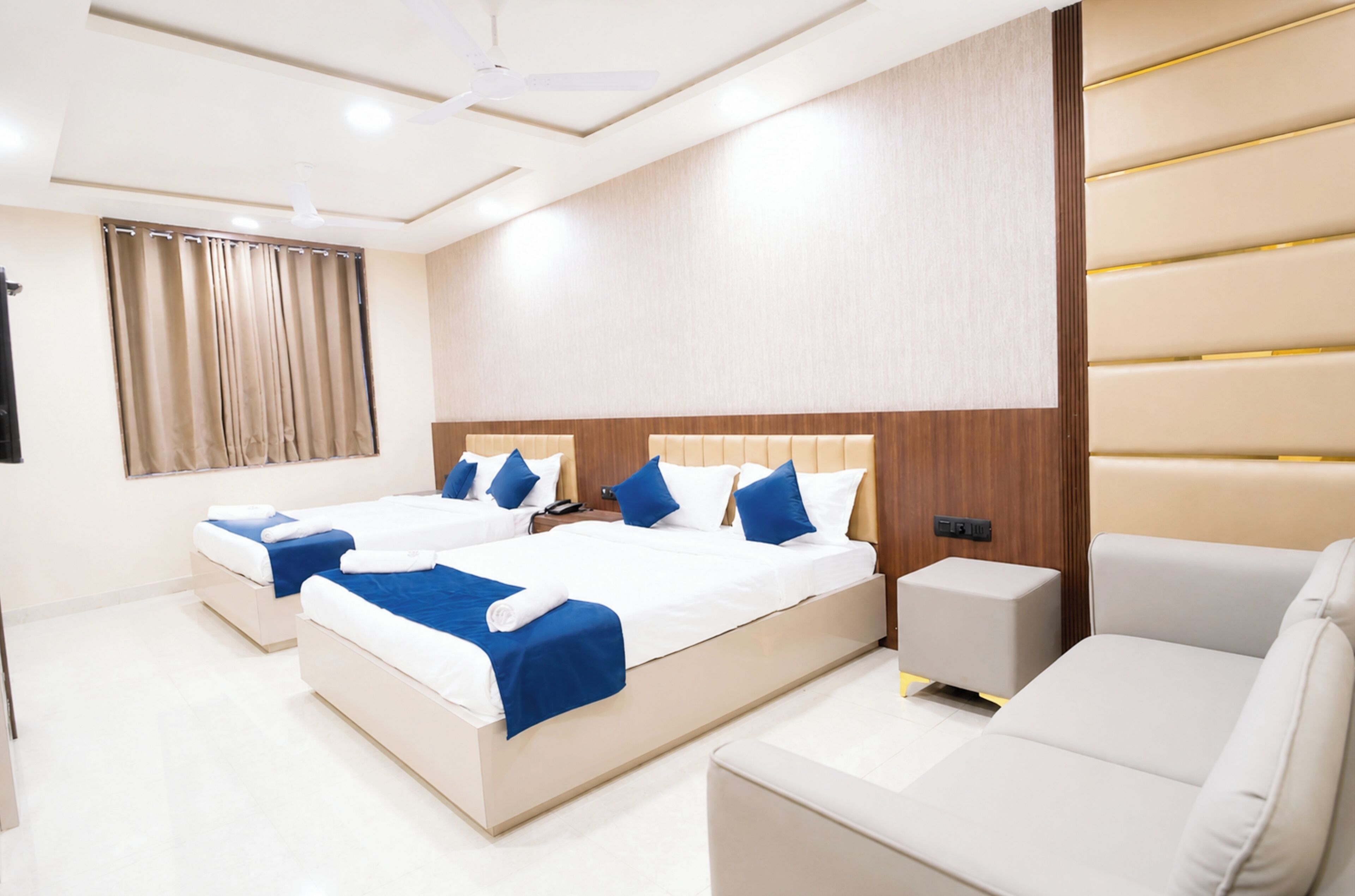 Hypo-allergenic bedding, desk, soundproofing, free WiFi