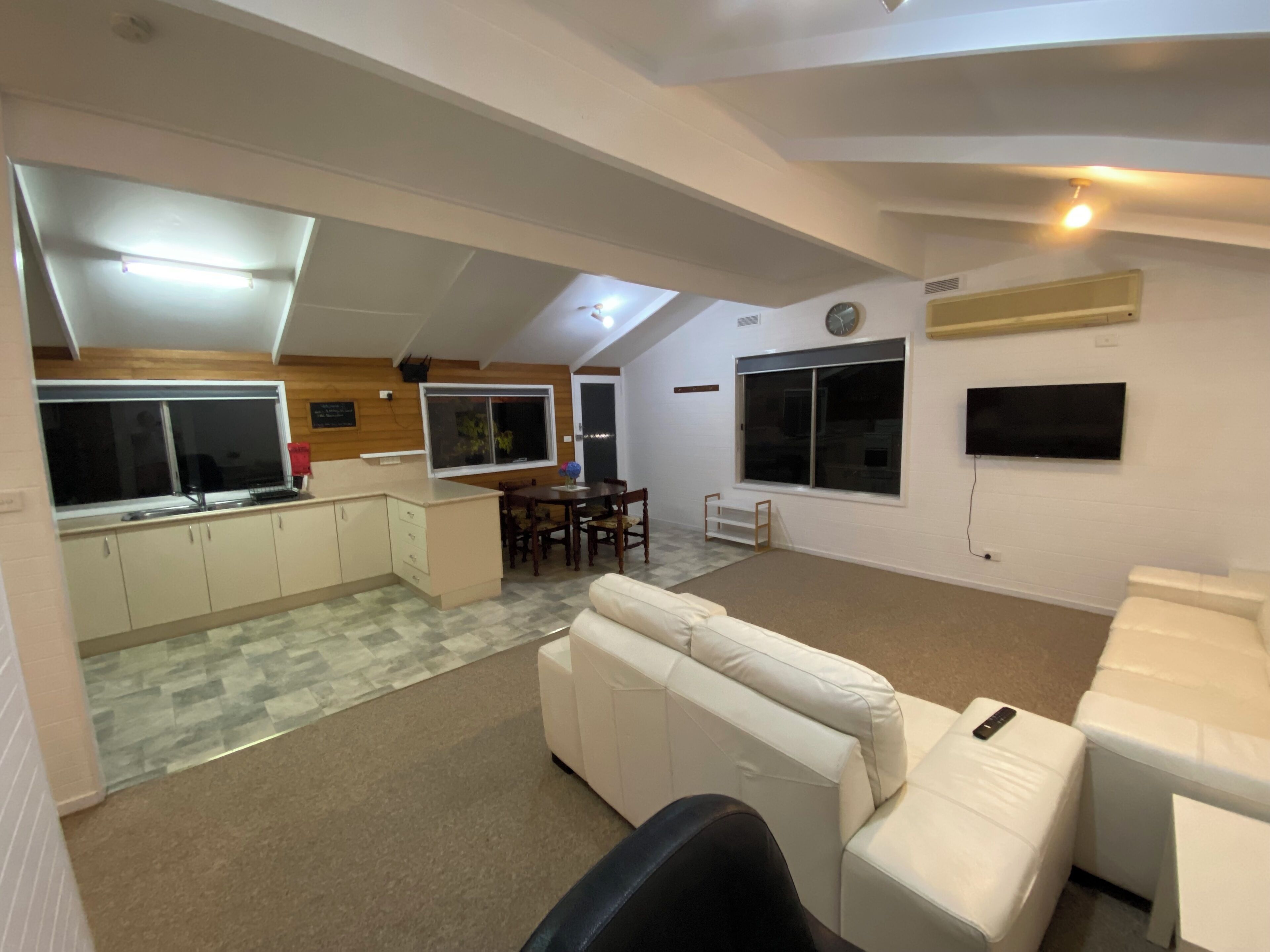 Mount Beauty Cosy Cube Chalet - Mountain Creek Road