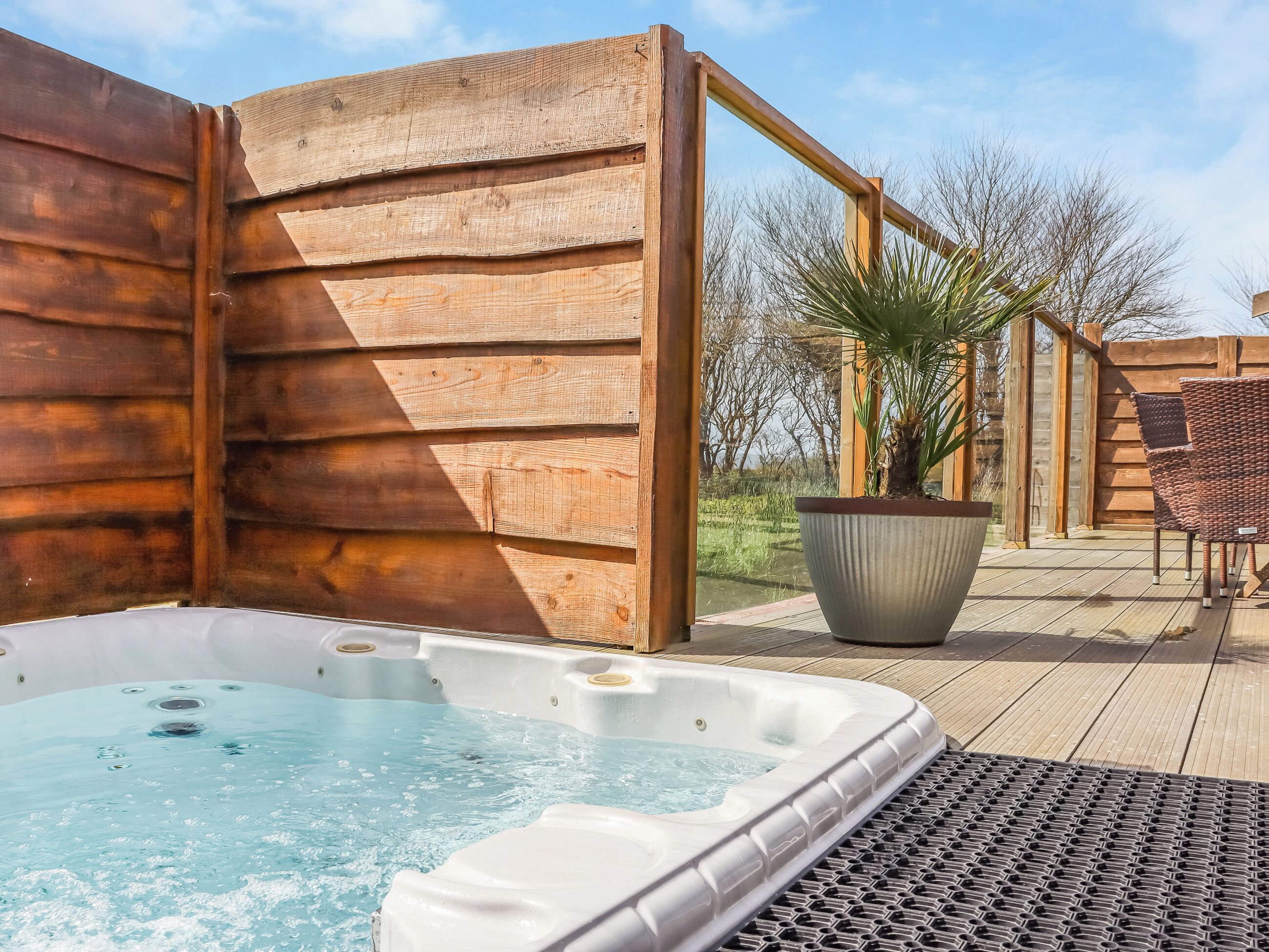 Outdoor spa tub