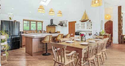 Truffle House - UKC9375