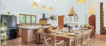 Truffle House - UKC9375