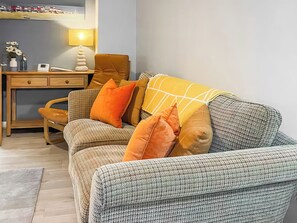 TV - 2 bedroom accommodation in Tenby (Tenby)
