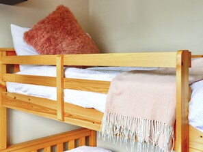 Free WiFi - 4 bedroom accommodation in Bovey Tracey (Bovey Tracey)