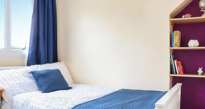 4 bedroom accommodation in Bovey Tracey