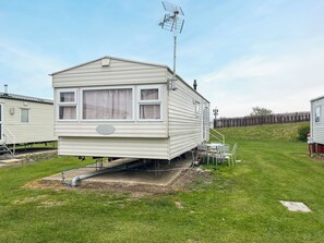 Exterior - 2 bedroom accommodation in St Osyth (St Osyth)
