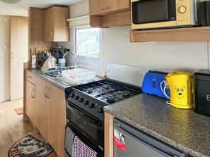 Private kitchen - 2 bedroom accommodation in St Osyth (St Osyth)