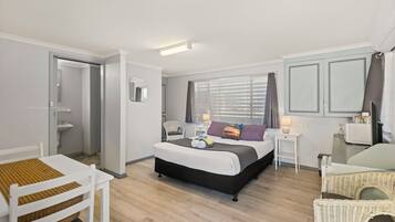 Classic Studio | Free WiFi, bed sheets