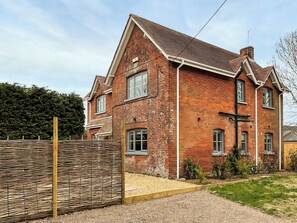 Exterior - Elm Tree House - UK51762 (Landford, near Salisbury)