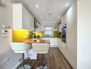 Dishwasher, highchair - This beautiful spacious property is ideal for families and friends. (Whitby)
