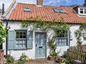 Exterior - 2 bedroom accommodation in Whitby (Whitby)