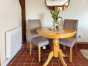Dining - The Cottage at Eastlands (Bradwell-on-Sea, near Maldon)