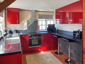 Private kitchen - The Cottage at Eastlands (Bradwell-on-Sea, near Maldon)