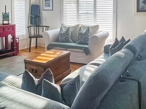 TV - 3 bedroom accommodation in Tenby (Tenby)