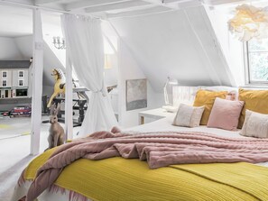 Free WiFi - 6 bedroom accommodation in Sandwich (Sandwich)