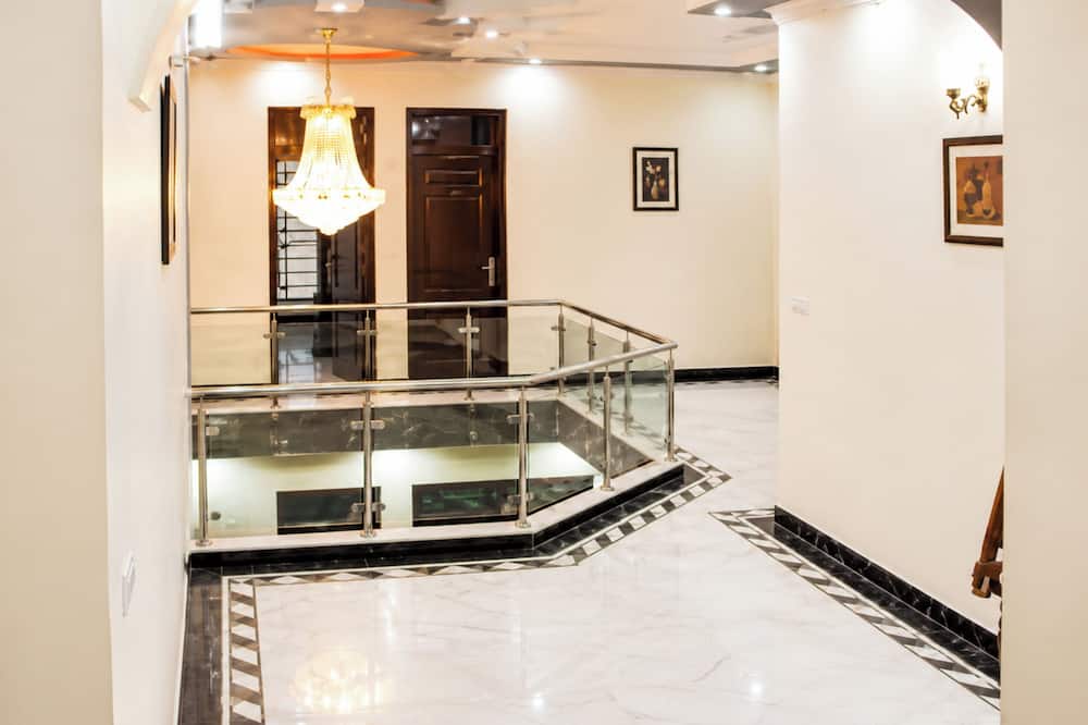 Hotel Maharaja Palace AGRA