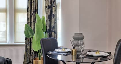 Spacious 2 Bedroom Apartment (Multiple Units Available) – Near Southend Seafront