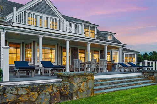 7BR Pondfront Estate w/ Ocean Views | Pool, Spa, Tennis | Cliff Rd