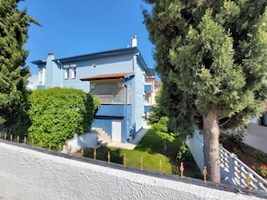 Casa, 3 habitaciones, fumadores, chimenea | Jardín