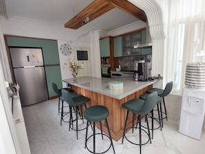 House, 3 Bedrooms, Smoking, Fireplace | Interior