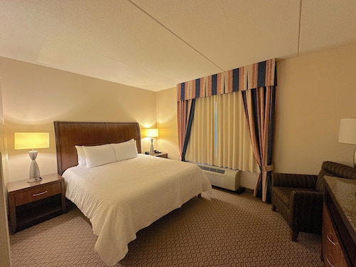Arnot Grand Hotel & Suites