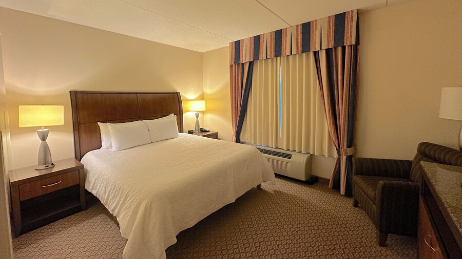 Arnot Grand Hotel & Suites