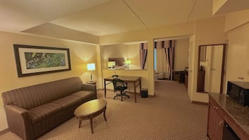 Suite Deluxe, 1 cama de matrimonio grande con sofá cama, no fumadores | Escritorio y espacio para trabajar con un portátil