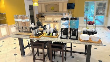 Free daily continental breakfast