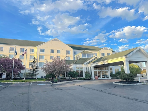 Arnot Grand Hotel & Suites