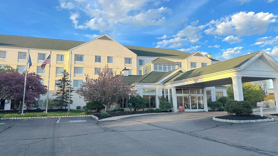 Arnot Grand Hotel & Suites