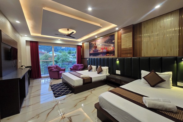 Comfort Triple Room | Desk, laptop workspace, WiFi (free)